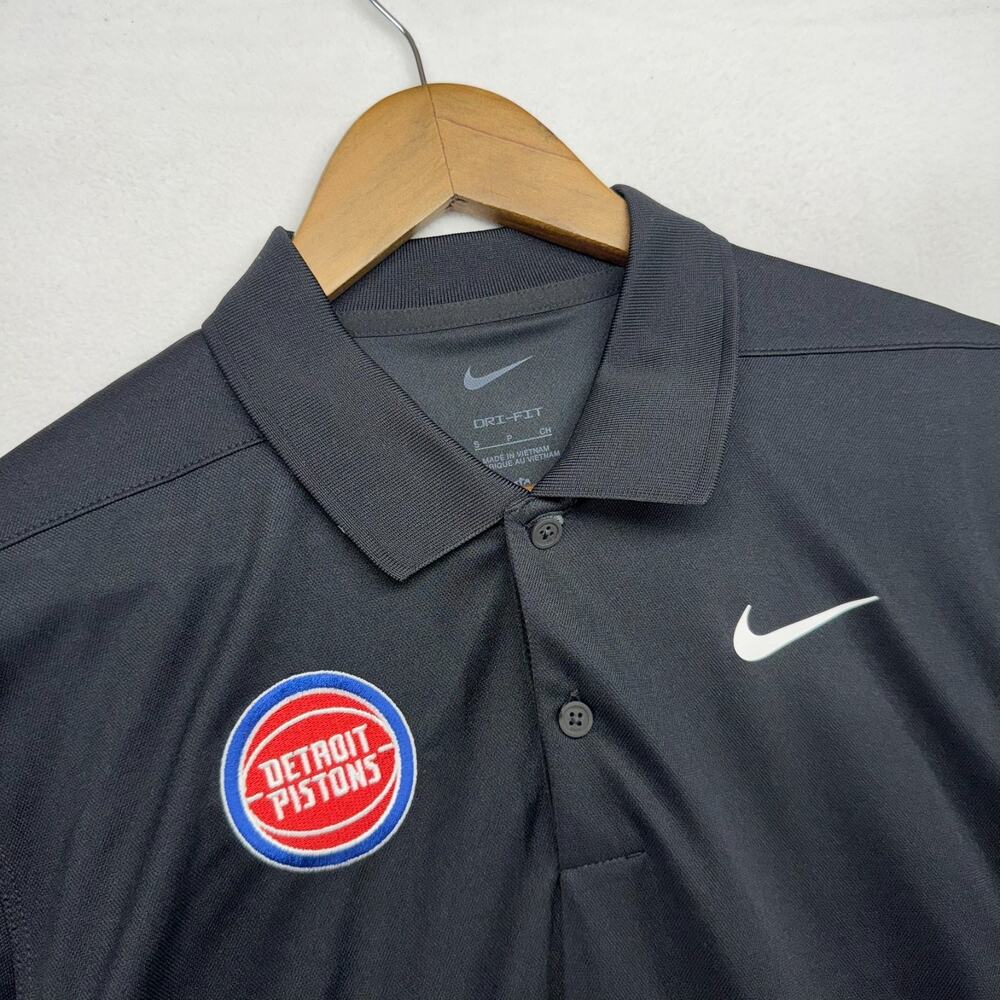 Detroit Pistons Polo Shirt men's Small Black Embroidered Logo Dri Fit Swoosh